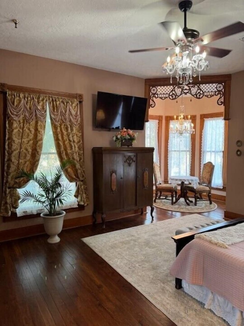 Rose Room | Premium bedding, memory foam beds, WiFi (free), individually furnished