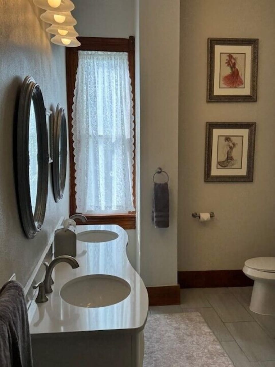 Rose Room | Bathroom | Shower, hydromassage showerhead, hair dryer, towels