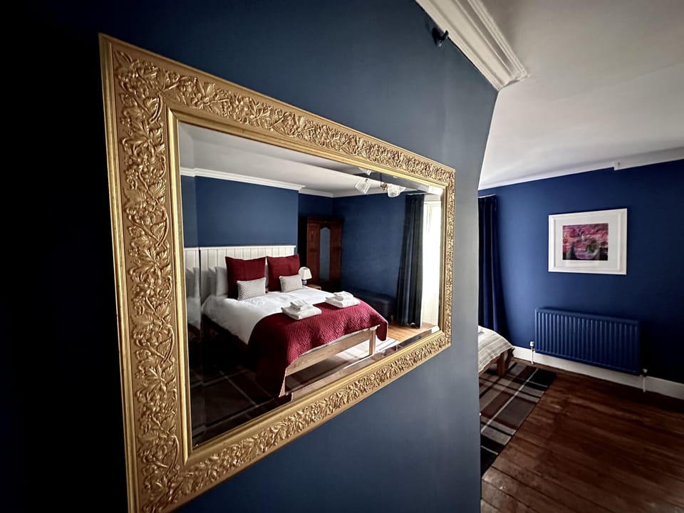 Family Room, Ensuite, Garden View (The Blue Room) | Soundproofing