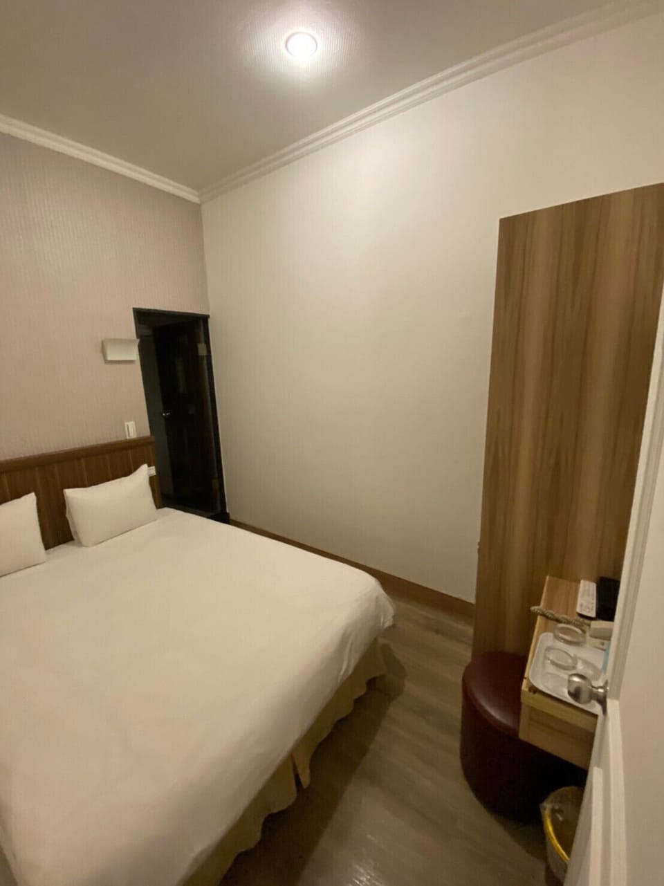 Standard Double Room | Free WiFi, bed sheets