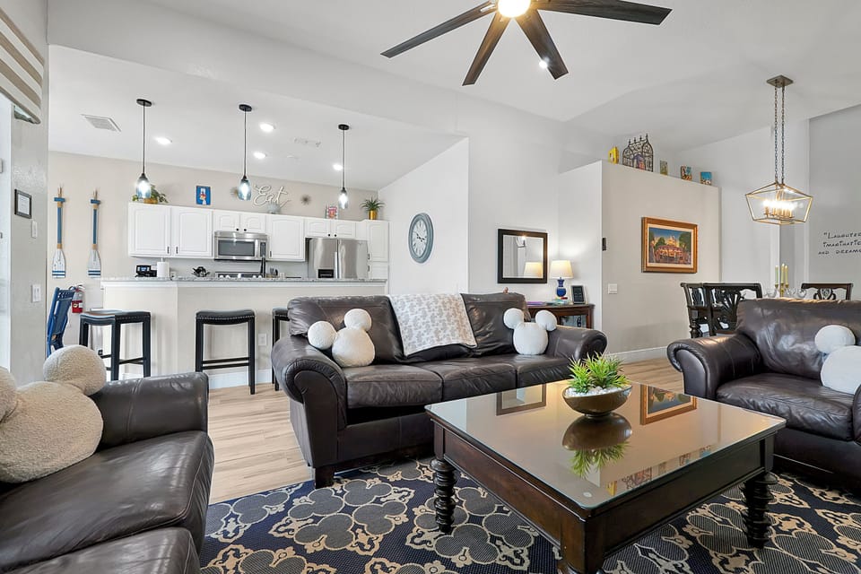 Open Floor Plan- Plenty of Space for Everyone!