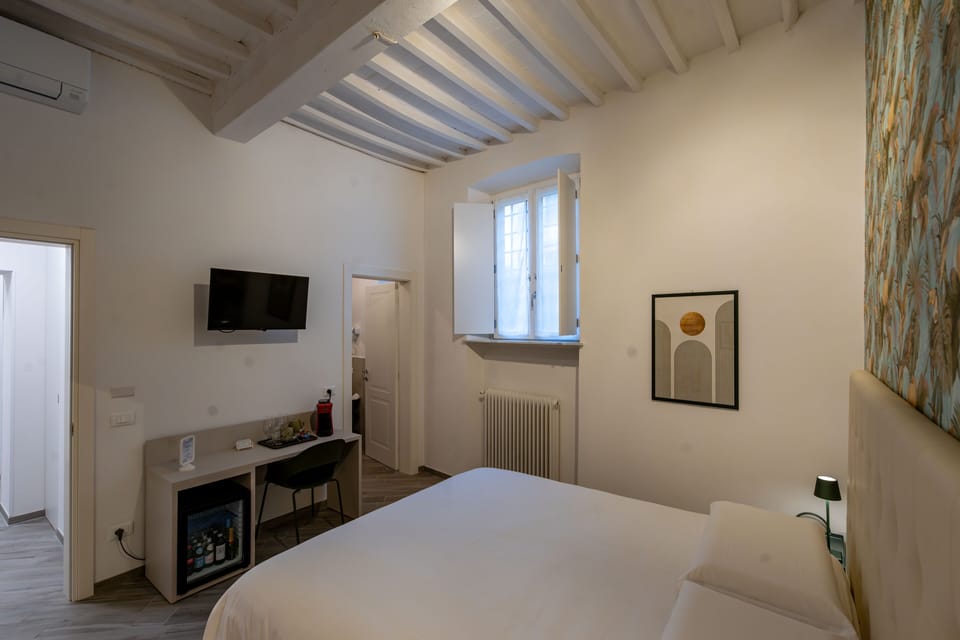 Superior Room, 1 Queen Bed, Air conditioning, Ground Floor | Television