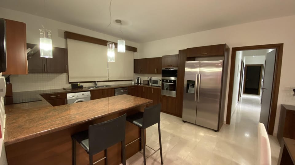 Deluxe Apartment | 3 bedrooms, individually decorated, individually furnished, bed sheets