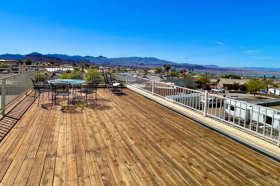 360 Degree Views of the Lake, Mountains and Town from the Rooftop View Deck