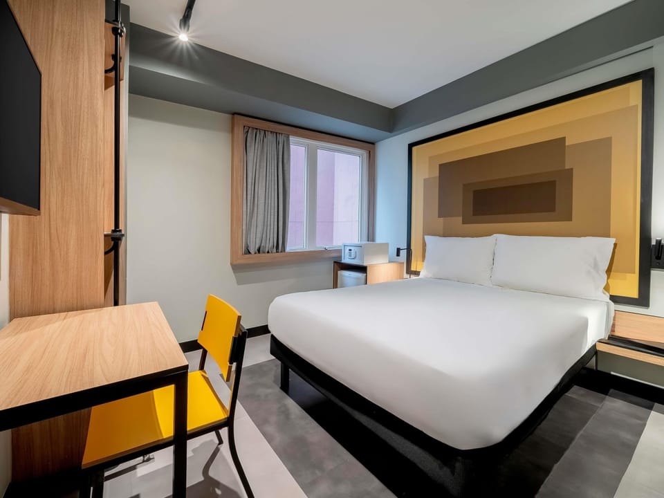 Standard Apartment, 1 Double Bed, Accessible | Minibar, in-room safe, desk, blackout drapes