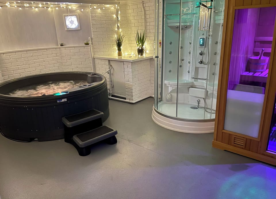 Hot tub, steam room, body treatments, aromatherapy, reflexology