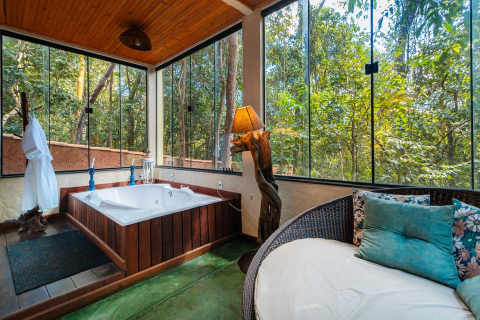 Luxury Suite | 1 bedroom, hypo-allergenic bedding, minibar, individually decorated