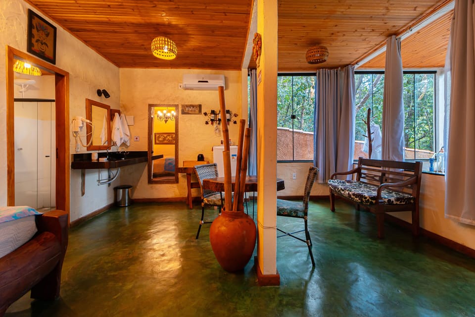 Luxury Suite | 1 bedroom, hypo-allergenic bedding, minibar, individually decorated