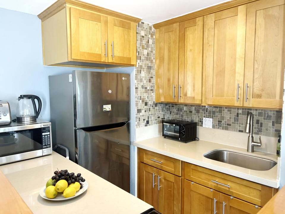 Impeccably maintained, spotlessly clean kitchen