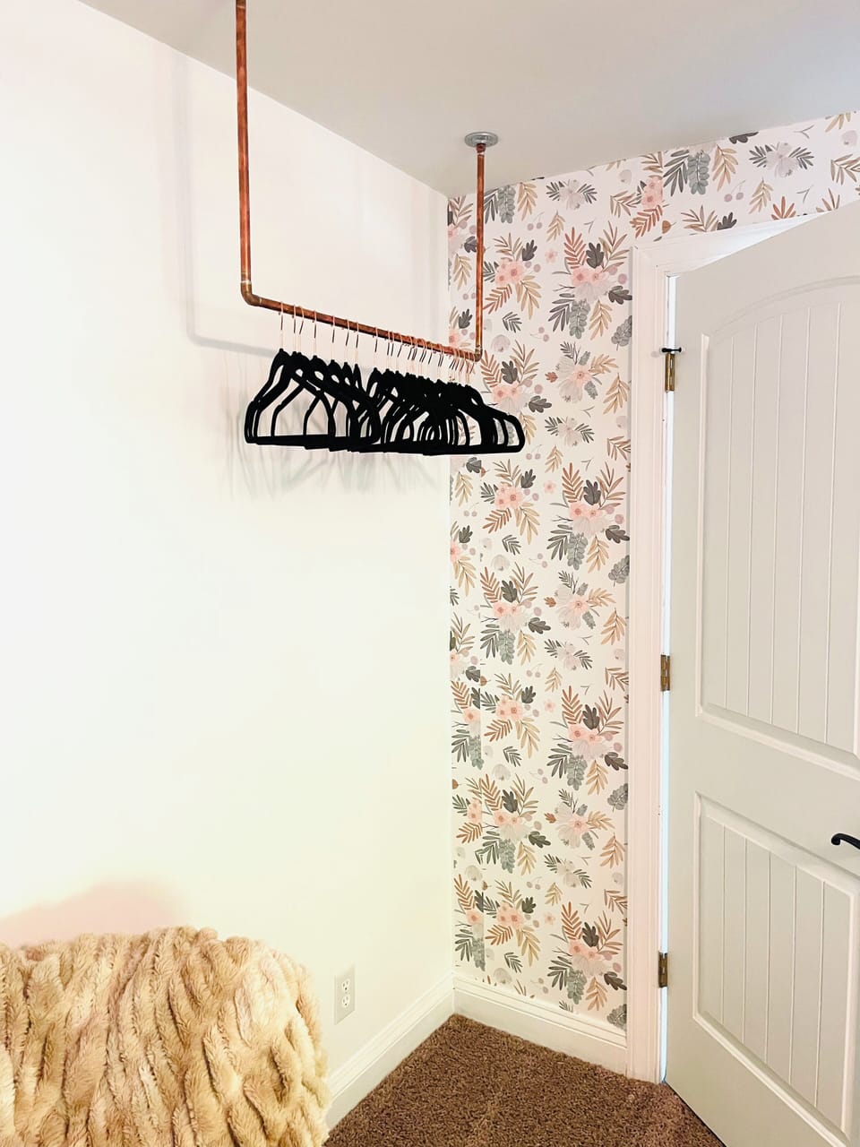 Ceiling bar, dresser and two luggage racks for clothes.