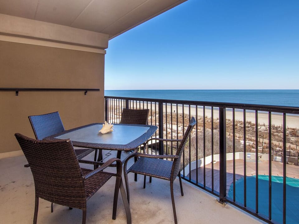 Balcony area off Living Room