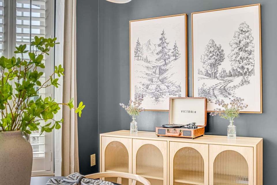 We offer a stylish record player with Bluetooth for your enjoyment.