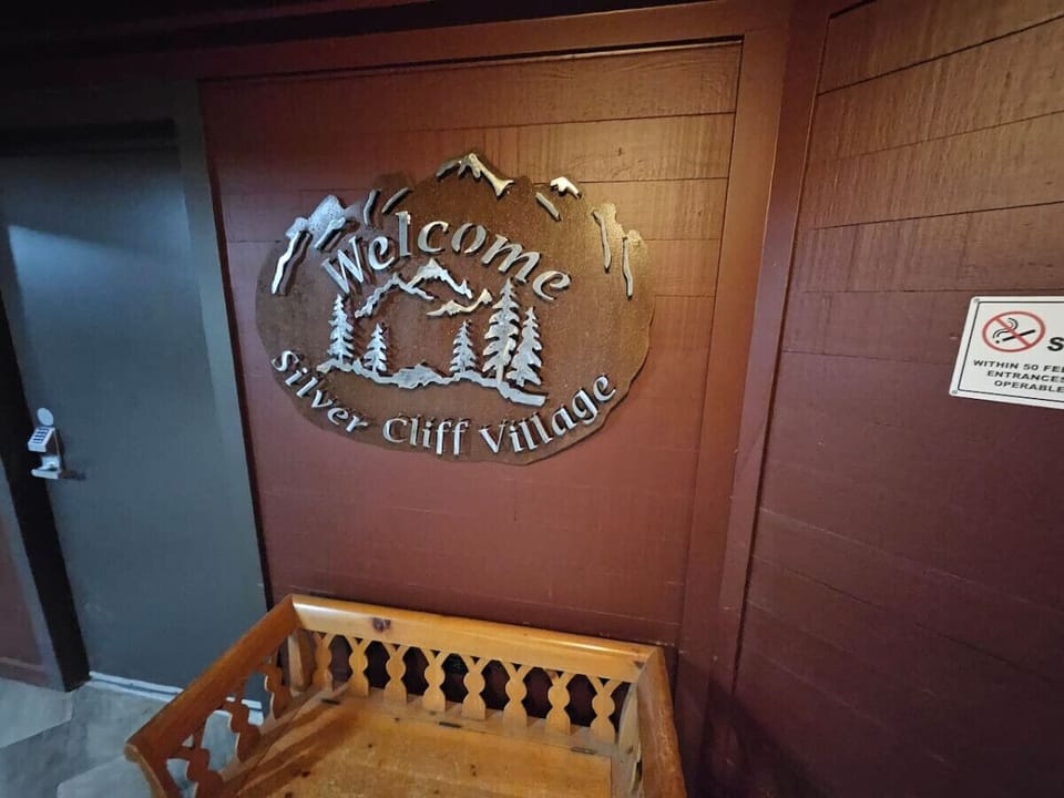 Welcome to your amazing vacation location Silver Cliff