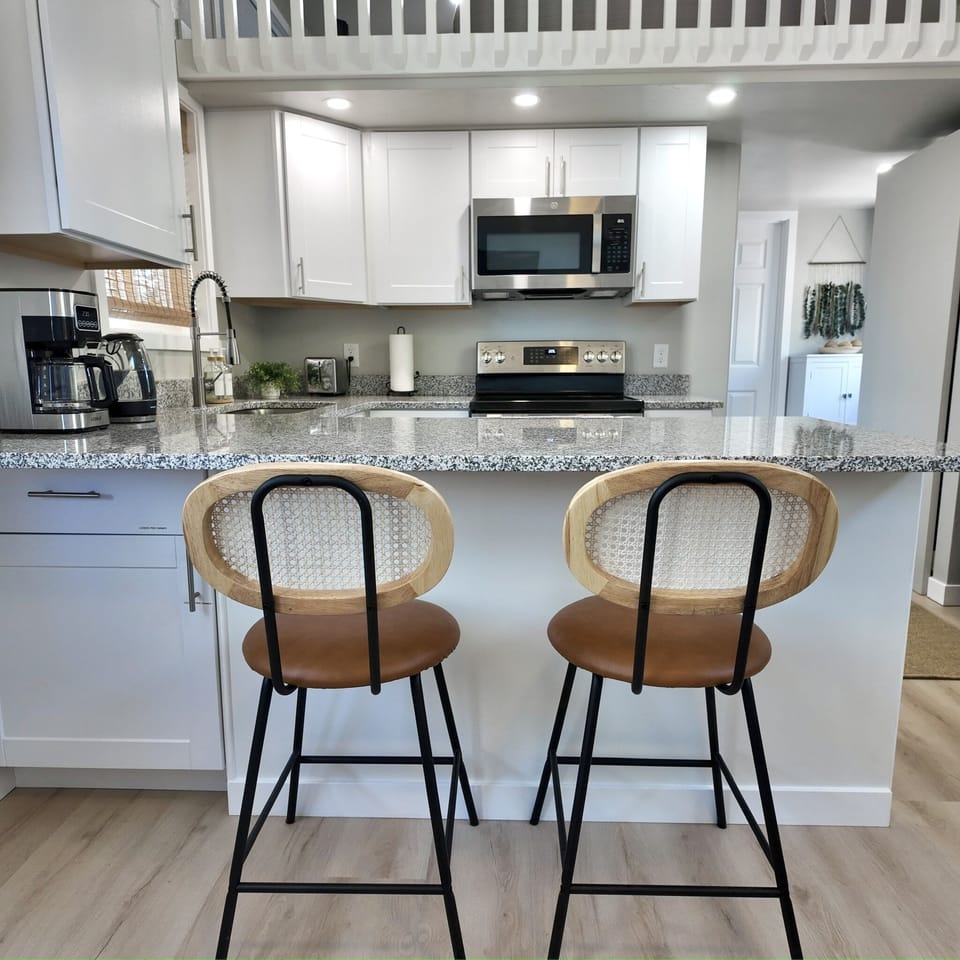Kitchen seating 
