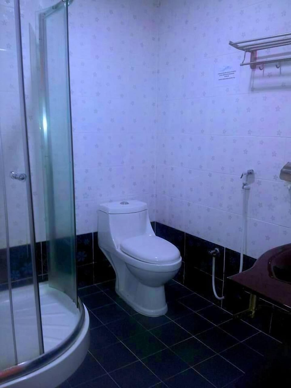 Deluxe Quadruple Room | Bathroom | Shower, rainfall showerhead, towels