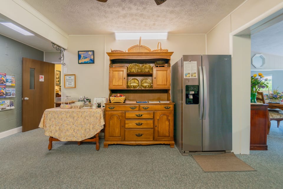 Kitchenette: Convenient kitchenette area perfect for extended stays and family travel