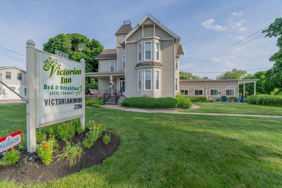 Historic Bed and Breakfast in Marblehead Ohio