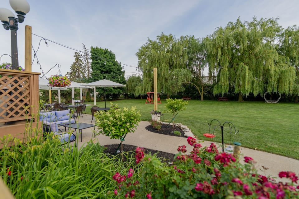 Historic Victorian Inn Outdoor Celebration Space