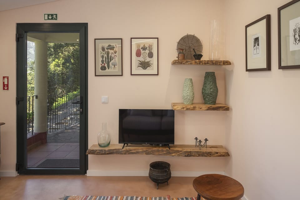 Livingroom with a TV 