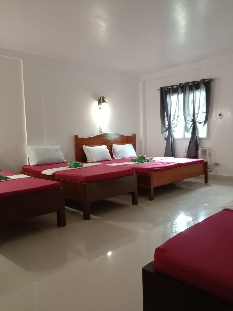 Family Quadruple Room, Non Smoking | Desk, free WiFi