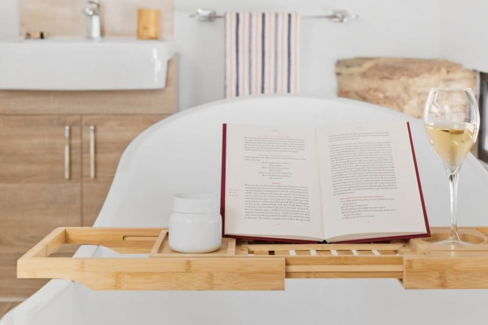 Free standing bath for relaxation - The Linhay