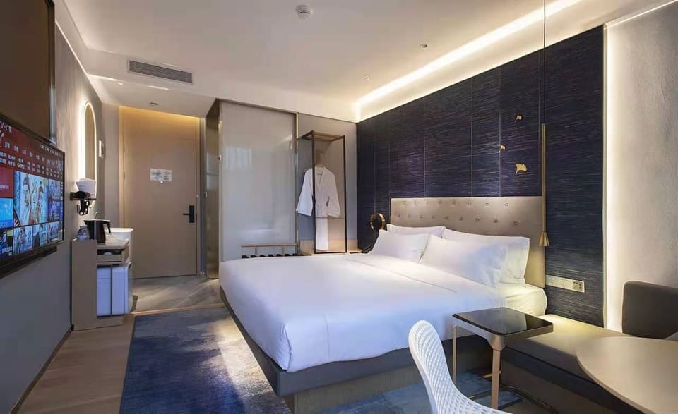 Superior Room | Down comforters, free minibar, in-room safe, desk