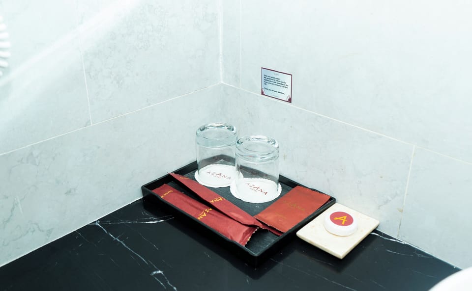 Shower, rainfall showerhead, free toiletries, hair dryer