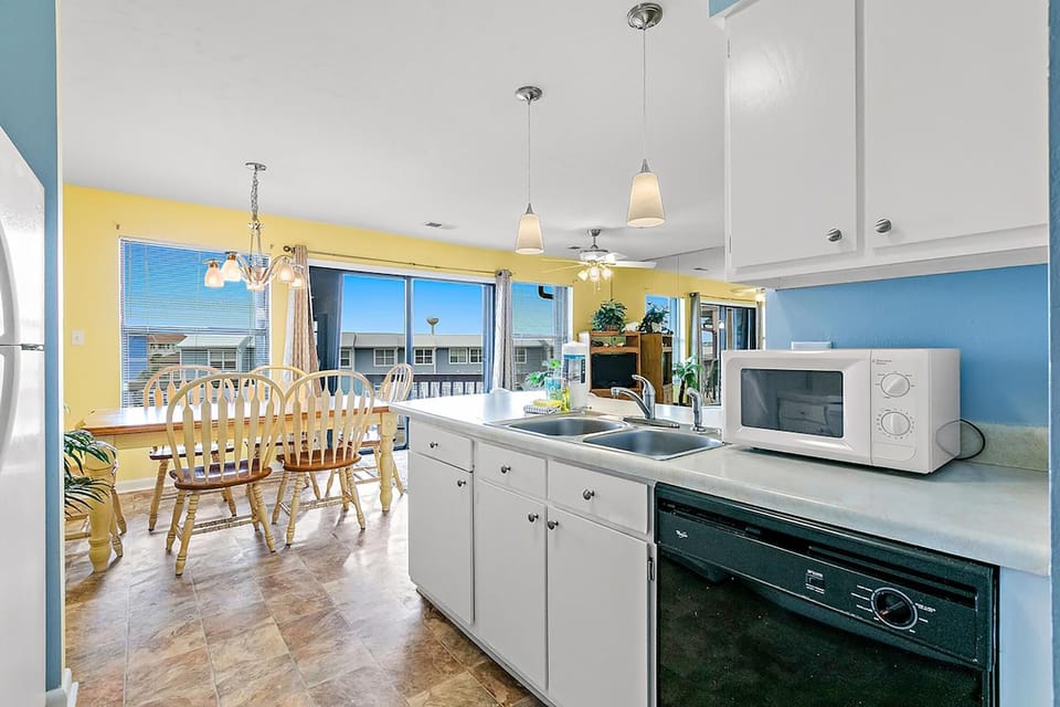 Condo, Multiple Beds (Sugar Dunes 124) | Private kitchen | Oven, toaster, paper towels
