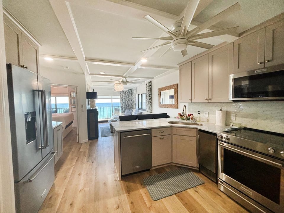 Condo, Multiple Beds (Sundunes 144) | Private kitchen | Oven, toaster, paper towels