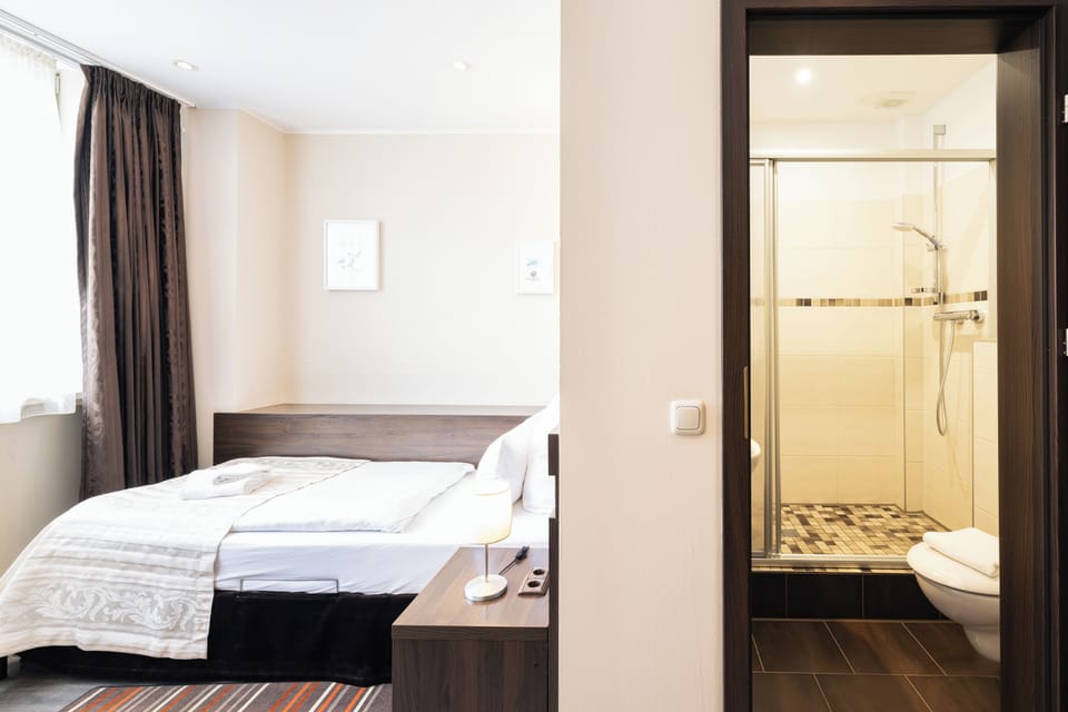 Standard Single Room, 1 Single Bed, Courtyard Area | Premium bedding, desk, laptop workspace, blackout drapes