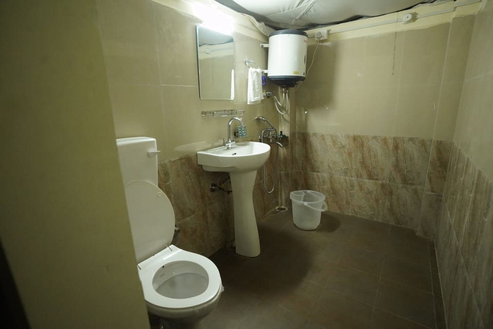 Luxury Tent, Balcony, Lake View | Bathroom | Shower, slippers, towels