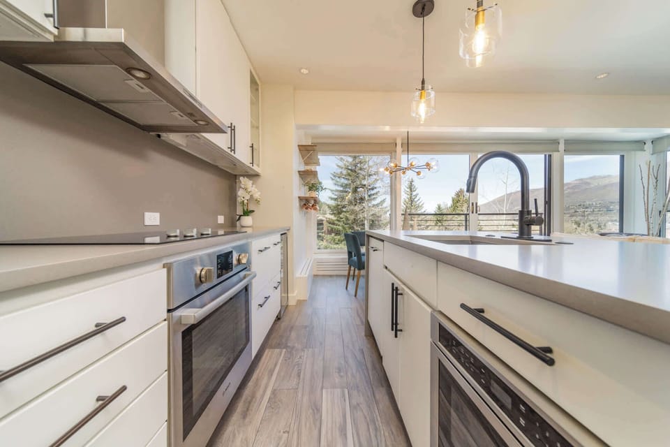 Updated kitchen with Bosch appliances