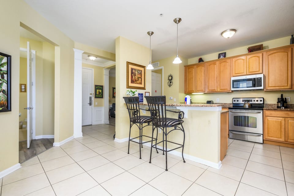 Condo (Premium Lake View Condo, Vista Cay - ) | Private kitchen | Cookware/dishes/utensils