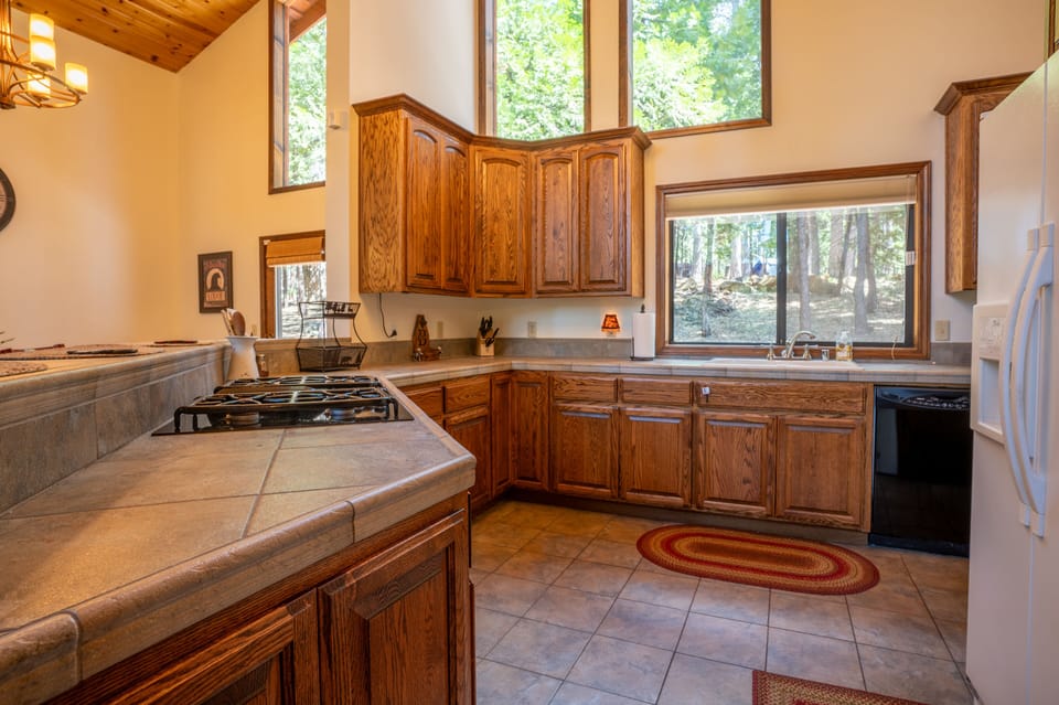 Large Kitchen perfect for entertaining