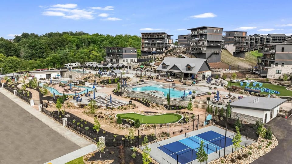 Smith Creek Resort Waterpark Sevierville TN