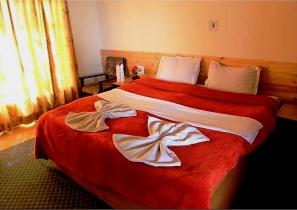 Standard Double Room | Desk, rollaway beds (surcharge), WiFi (free), bed sheets