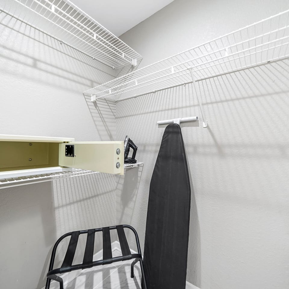 House | 2 bedrooms, iron/ironing board, Internet