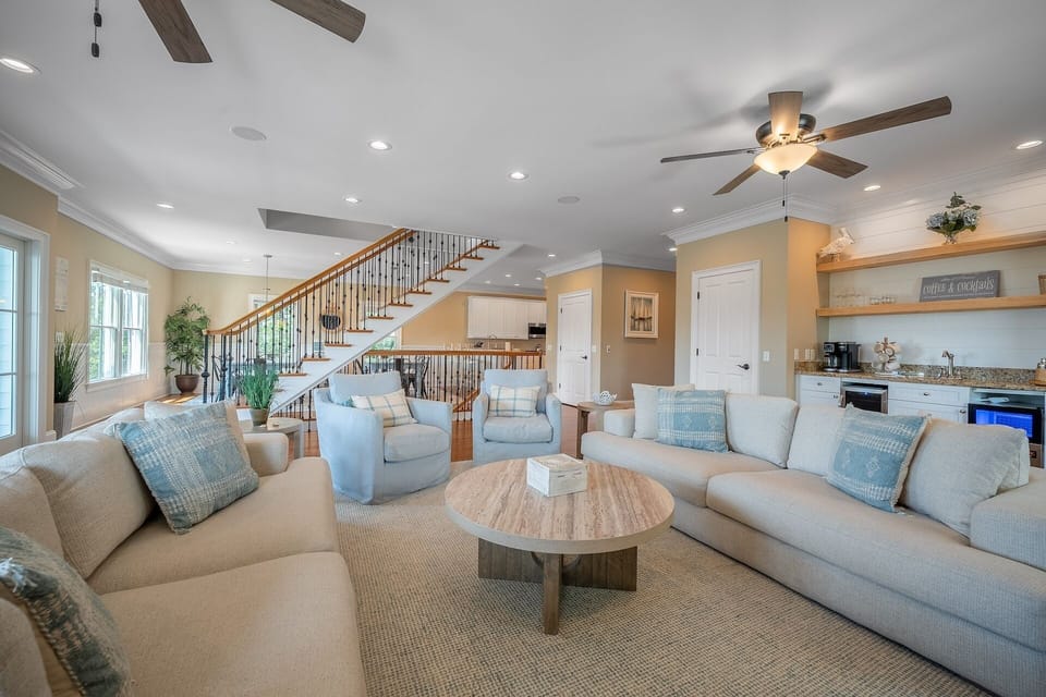 Living Room | 3407 Palm Blvd, Isle of Palms, SC | IOP Escapes
