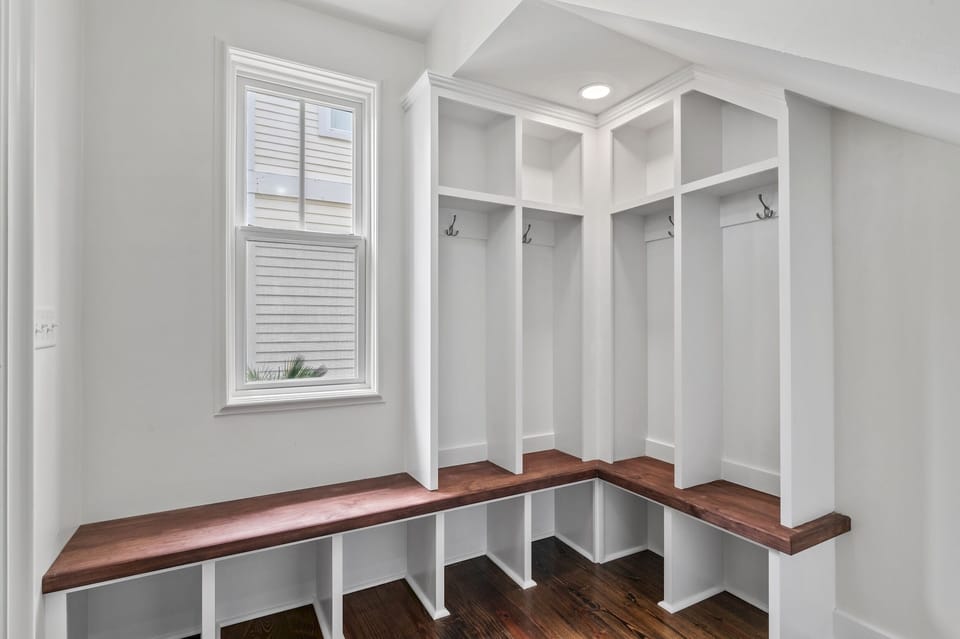 Southern Coastal - Seacrest - First Floor Entry Wall