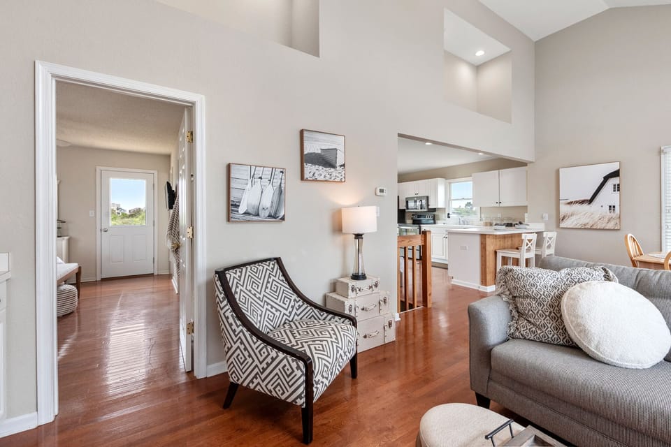 DR13: Salty Dog | Top Level Living Area