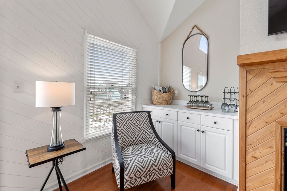 DR13: Salty Dog | Top Level Living Area