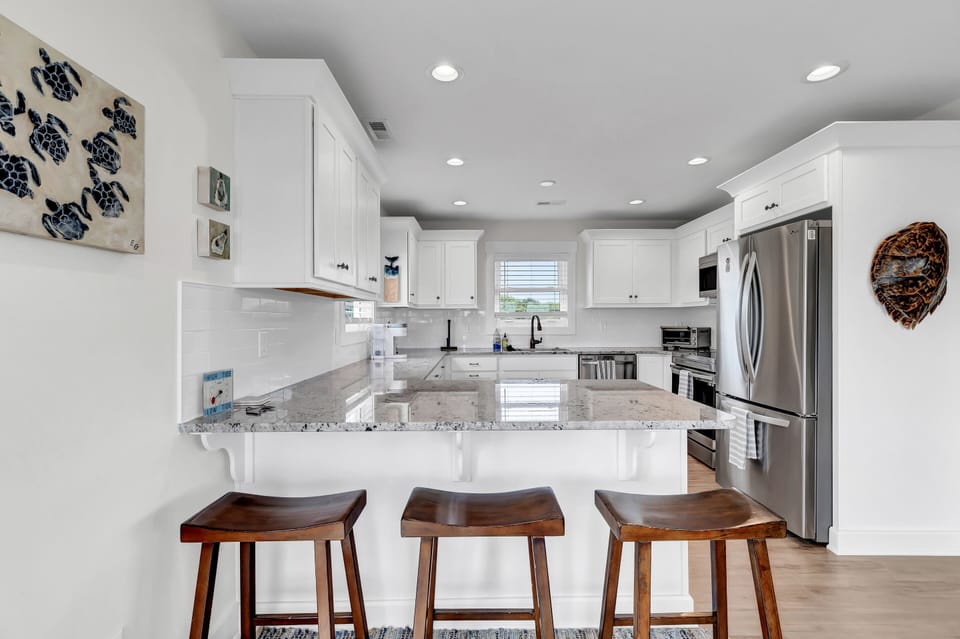 Breakfast Bar  - Seating for 3