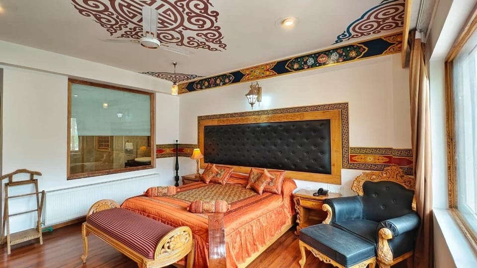 Super Deluxe Room | In-room safe, desk, soundproofing, iron/ironing board