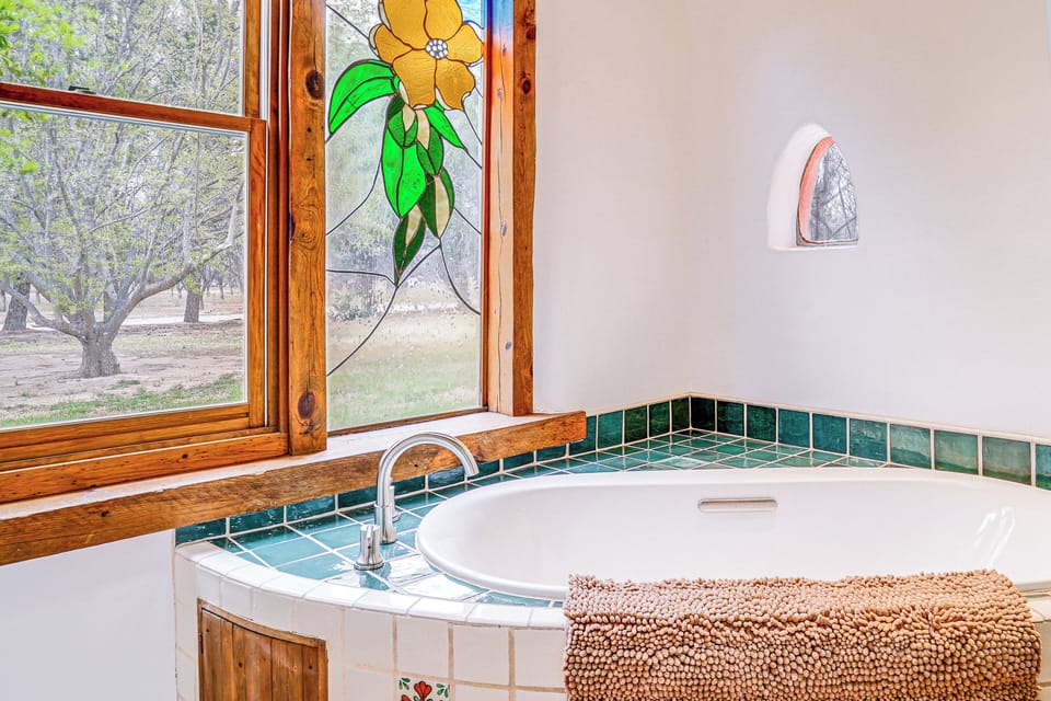 Las Cruces Santa Fe-style Adobe Home on 6 Acres! Cottage in Mesilla