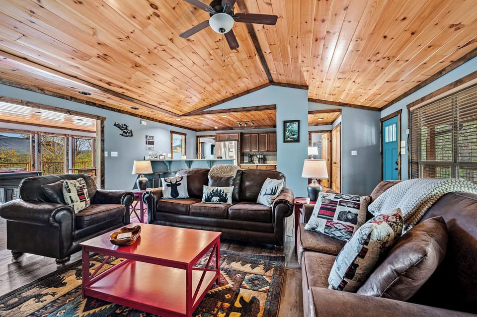 Mountain Vibes' cozy living area