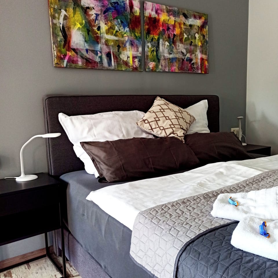 Comfort Double Room, Non Smoking, Garden View | Minibar, laptop workspace, blackout drapes, free WiFi
