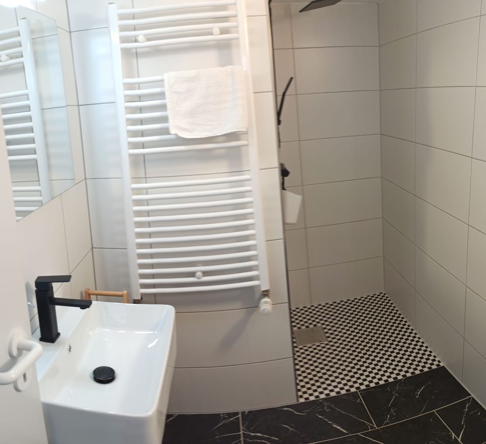 Comfort Double Room, Non Smoking, Garden View | Bathroom | Shower, hair dryer, towels, soap