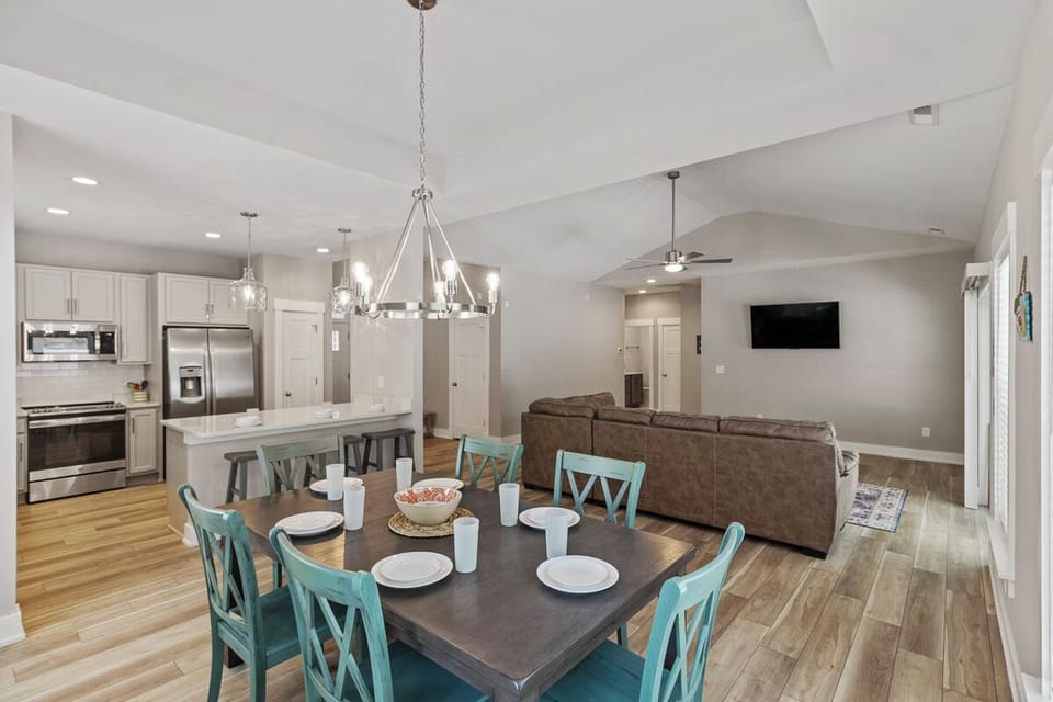 Living and Dining Area