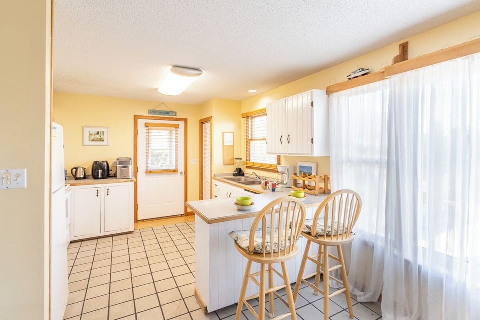 Mid Level Kitchen