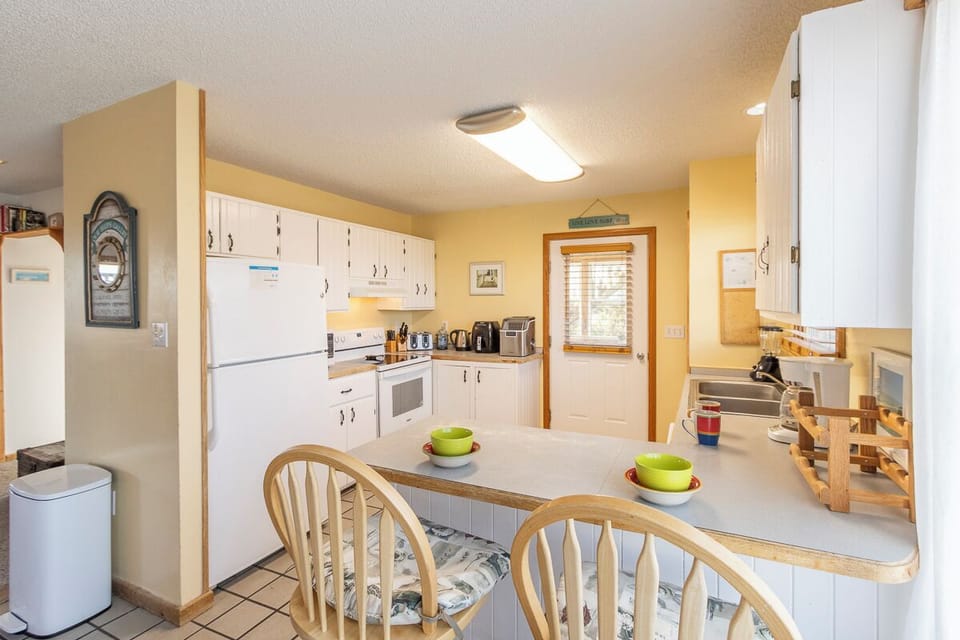 Mid Level Kitchen
